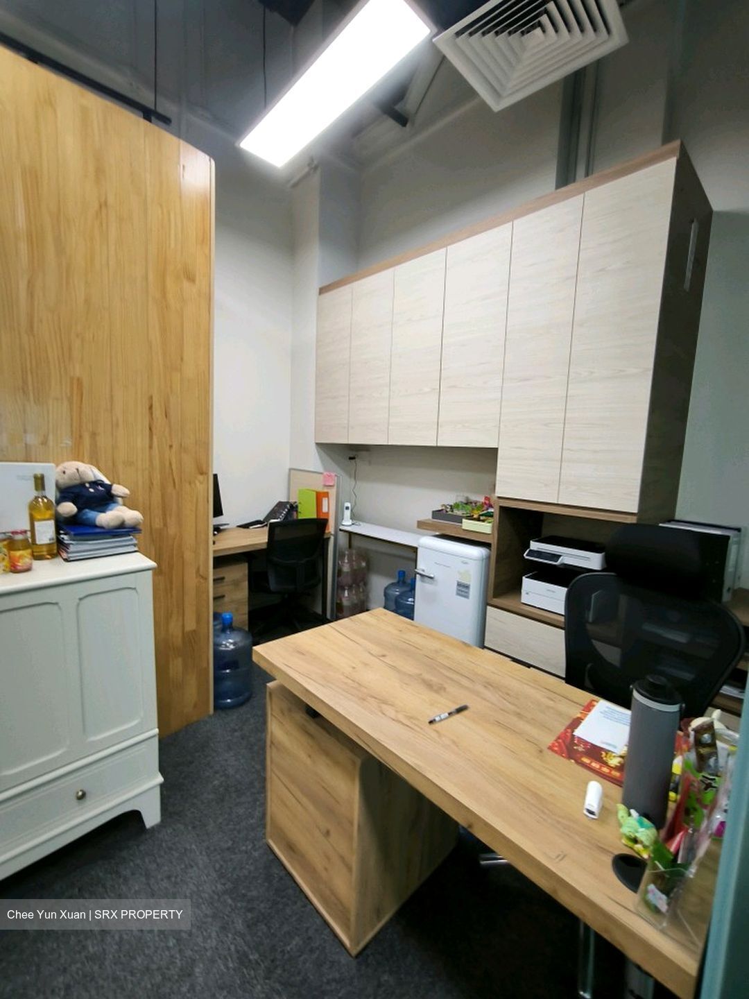 Sbf Center (D1), Office #558427501